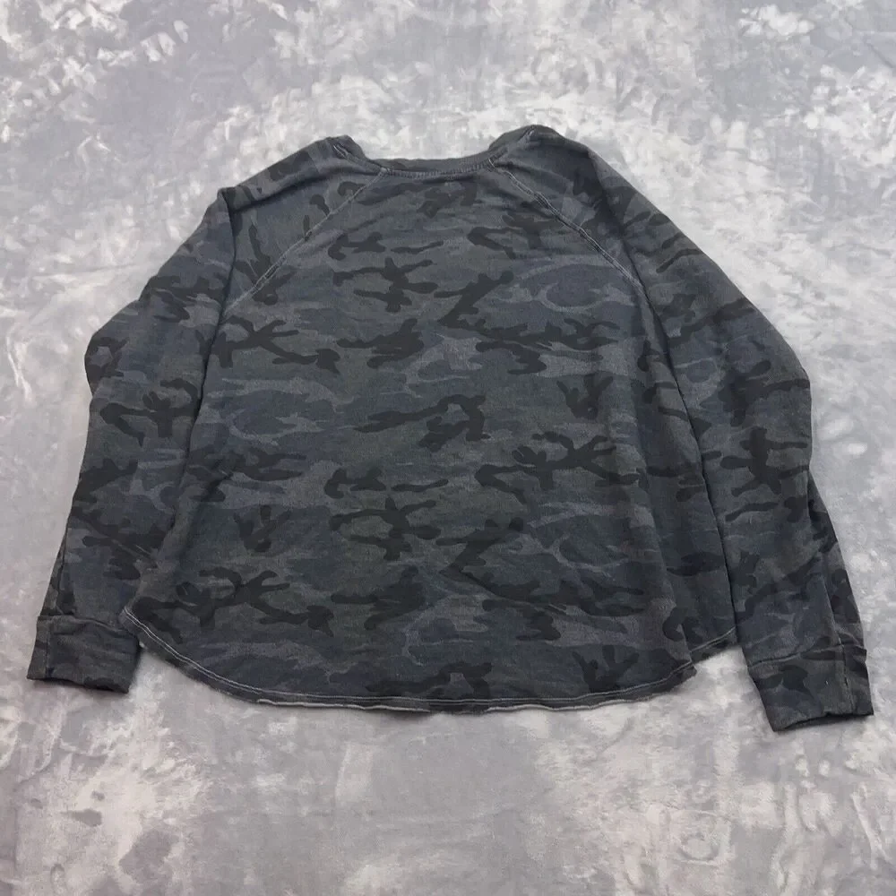 Sundry Sweater Womens Size Medium Sz 2 Gray Blue Camouflage Sweatshirt